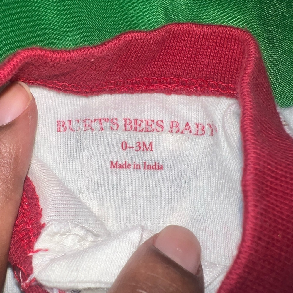 Burt's Bees Baby Red and White Holiday Footie 0-3 Months - Picture 4 of 6